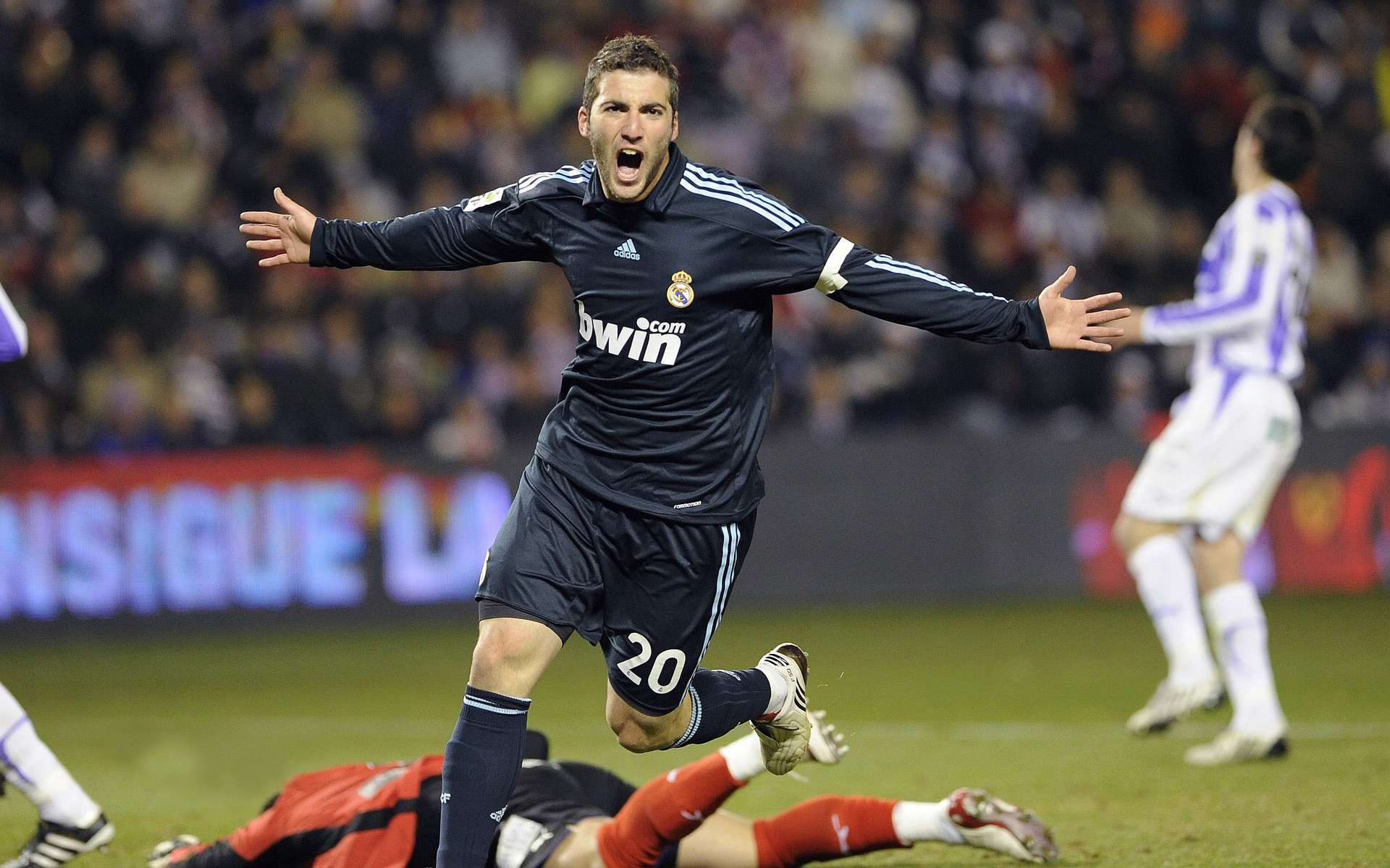 《王者荣耀》“超级战队”线上争霸,荣耀等待冠军归属!